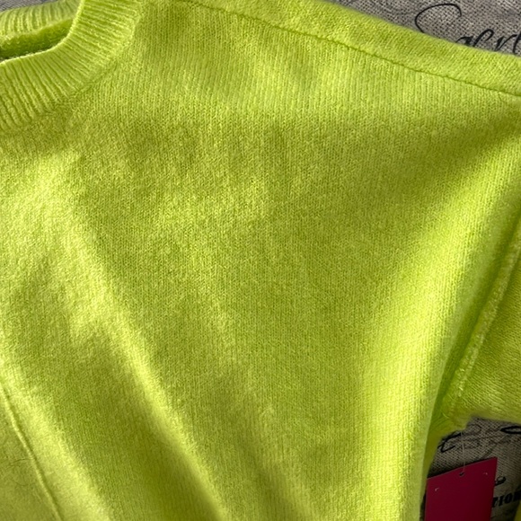 Vince Camuto NWTS sweater - Picture 10 of 10